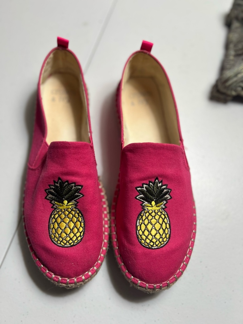 Crown & Ivy  Espadrille Flat in Deep Pink With Pineapple Motif size 8.5